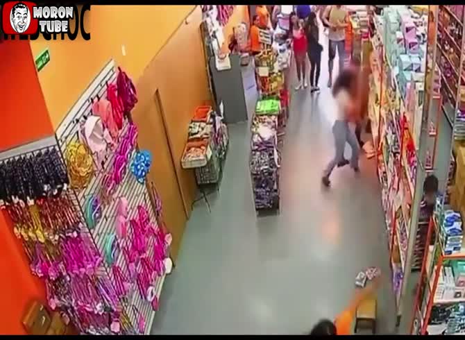 Video :His trousers catch fire when his smartphone detonates in his pocket